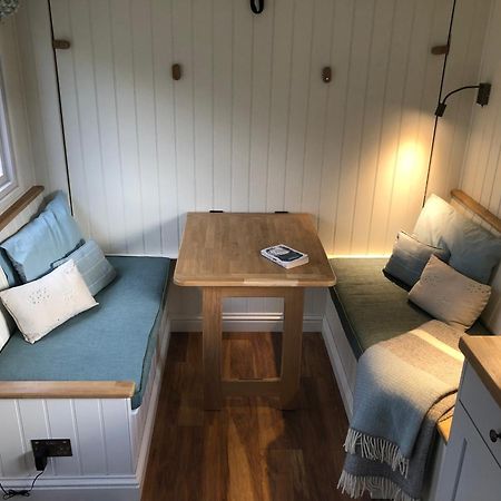 Green Valley, Cotswold Stay With Hamper Cheltenham Eksteriør bilde